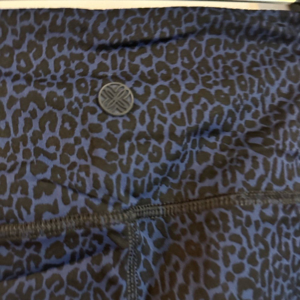 NWT Lilly Pulitzer, Weekender High Rise Legging, XS - Picture 3 of 6